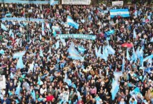 Multitudinario banderazo por Cristina Kirchner: la militancia exige su liberación en Parque Lezama