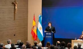 Milei dice que cree en la honestidad de Adorni, pero si la Justicia lo considera culpable lo «eyecta»