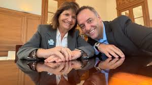 Patricia Bullrich criticó a Manuel Adorni: “Esto es más que un error, es una omisión ética”