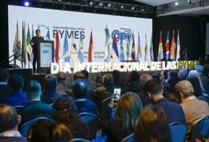 Kicillof: «La política económica del Gobierno nacional es incompatible con la industria y el desarrollo de las pymes locales»