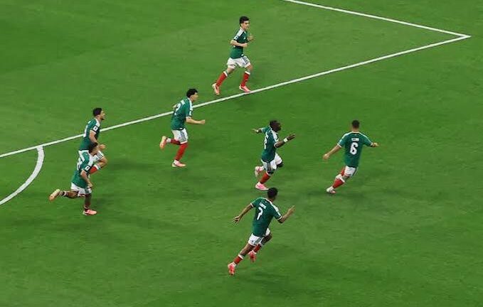 México le ganó a Ecuador 2 a 0