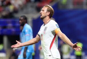 Inglaterra se clasifico a octavos de final y le gano a Congo 2 a 1