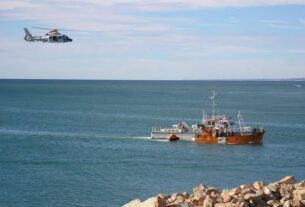 Desesperada búsqueda de un marinero que cayó al mar en medio de un fuerte temporal frente a Santa Cruz