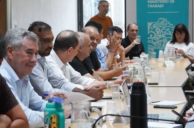 Los docentes rechazaron la oferta que hizo la provincia y retomarán las paritarias la semana próxima