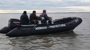 Hallan un cuerpo en la costa uruguaya del Río de la Plata e investigan si es uno de los pescadores perdidos