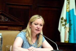 Francia declaró “persona no grata” a la vicegobernadora de Mendoza