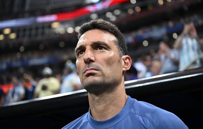 Scaloni, sobre la polémica por la bandera de las Islas Malvinas: “No nos dijeron nada”