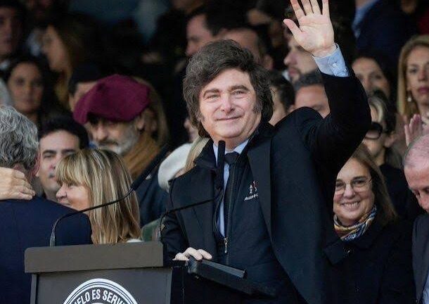 Javier Milei le aseguró al campo que «estamos en camino» a eliminar las retenciones, pero no hizo anuncios