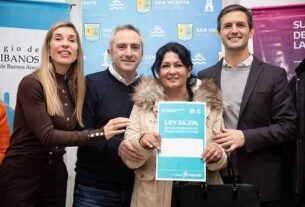 Larroque y Mantegazza encabezaron una entrega de escrituras en San Vicente