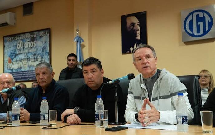 La CGT y las dos CTA fustigaron el proyecto de ley de “extranjerización» de las tierras antes de la marcha conjunta