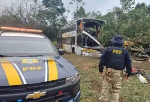 Volcó un micro turístico en Petrópolis y murieron al menos 10 personas