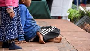 Pobreza: UCA advirtió que 4 de cada 10 niños y adolescentes tienen dificultades para acceder a ropa y calzado