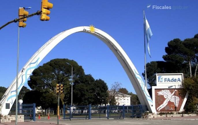 Caputo aprobó el presupuesto para la fábrica de aviones de Córdoba con pérdida de $14.000 millones