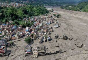 Un alud arrasa una región de Nepal y deja 95 muertos y 384 desaparecidos