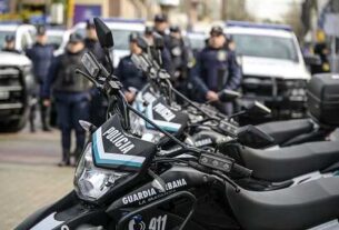 Kicillof entregó 40 patrulleros y 10 motos para fortalecer la seguridad