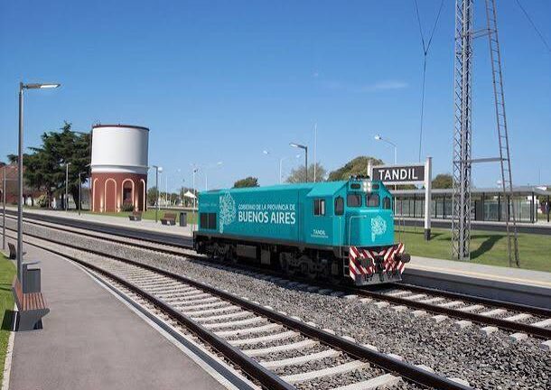 El Gobierno bonaerense prioriza el tren turístico de Buenos Aires a la ciudad del salame y la sierra