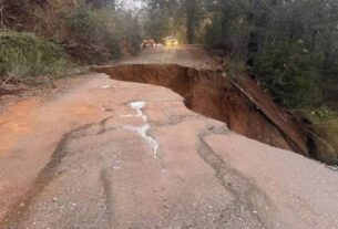 Se derrumbó parte de una ruta en Chubut por un aluvión de tierra cerca de la cordillera de los Andes