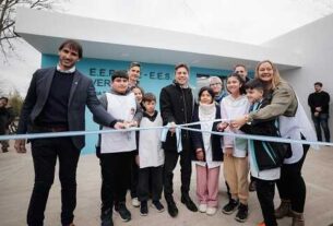 Kicillof: “Es en las aulas donde aprendemos la importancia de nuestra soberanía: en la escuela se hace pueblo, se hace país y se hace nación”