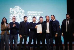 Kicillof inauguró el nuevo SUM del Centro Integrador Comunitario Longchamps