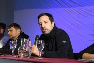 Kreplak:”Tenemos que hacer el esfuerzo necesario para sacar a Milei del lugar en donde está”