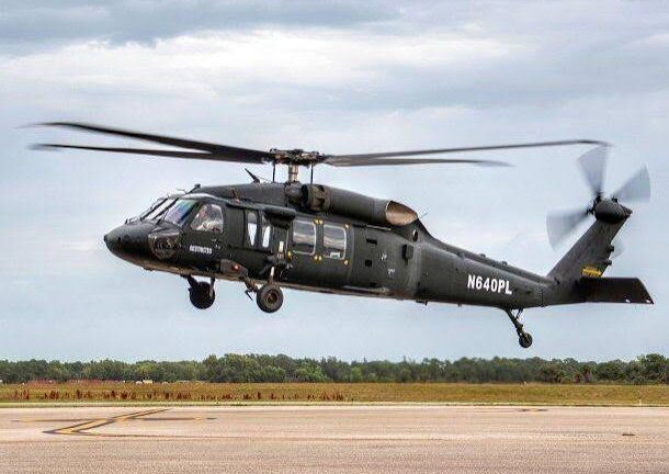 Milei avanza en la compra de aviones de guerra F16 y ahora suma helicópteros Black Hawk