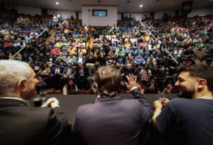 Kicillof participó de la renovación de autoridades de la Juventud Universitaria Peronista de La Plata