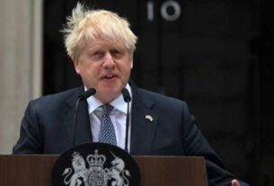 Boris Johnson dijo que Milei es “admirador de Thatcher” y pidió enviar “refuerzos” a Malvinas