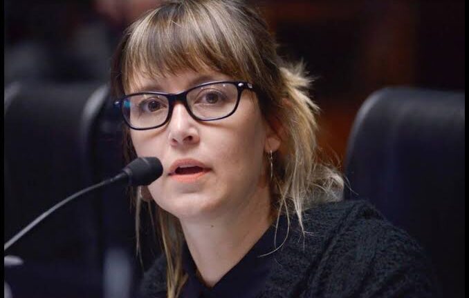 Amanda Martín: “Los resultados de PISA son el resultado de años de ajuste y de vaciamiento educativo”