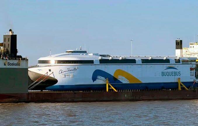 El ferry eléctrico más gran del mundo ya está en el Río de la Plata
