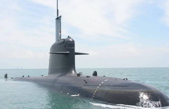 En medio de la tensión por Malvinas, el Gobierno proyecta invertir USD 3.500 millones en submarinos y fragatas