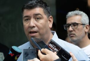 Jerónimo sostuvo que Milei “vive en una realidad paralela” y que el Gobierno “construye una falacia»
