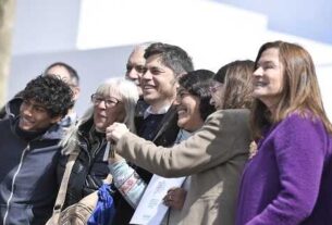 Kicillof: “No estamos solamente entregando viviendas, estamos demostrando que hay otra manera de gobernar: con trabajo, esfuerzo y corazón”