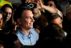 Flávio Bolsonaro afirmó que el país “quiere un cambio”
